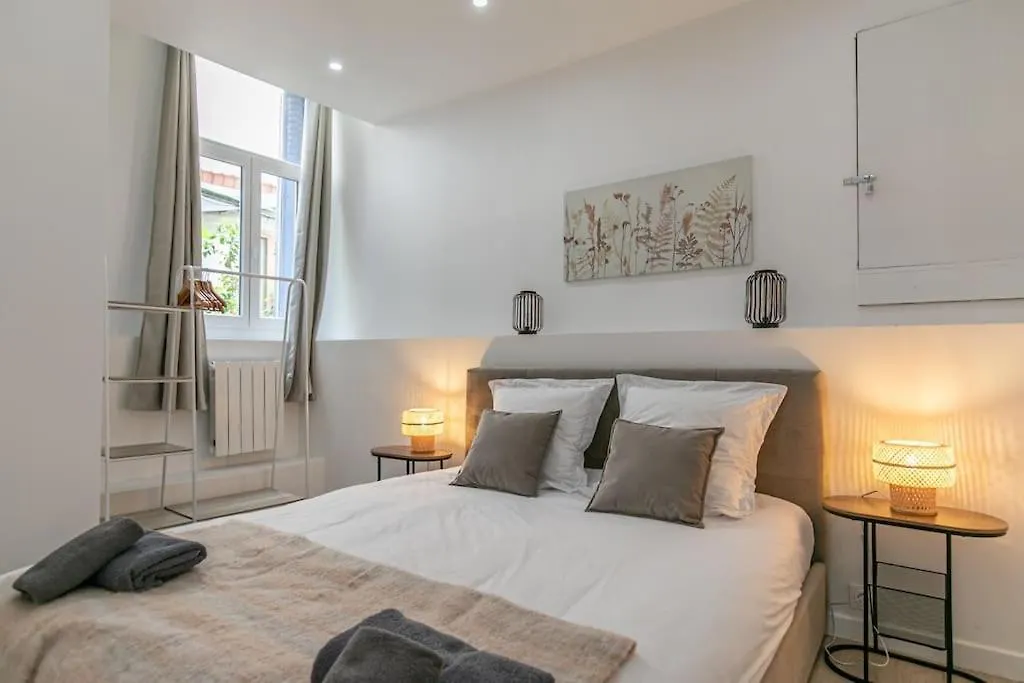 Cosy Appartement Paris 20E 0*,  France