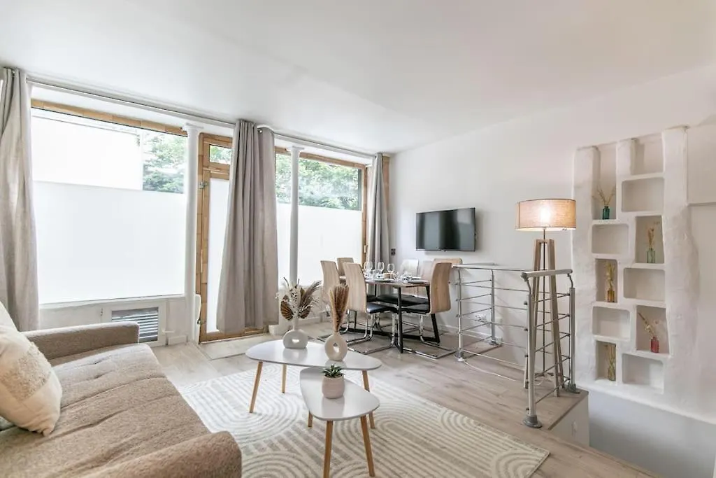 Cosy Appartement Paris 20E 0*,