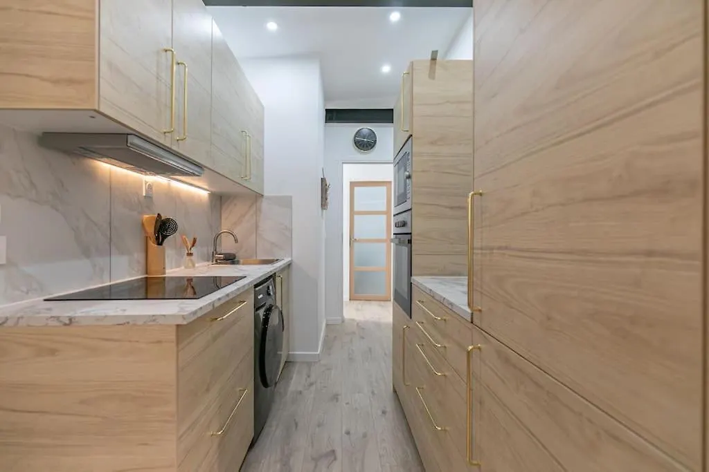Cosy Appartement Paris 20E 0*,